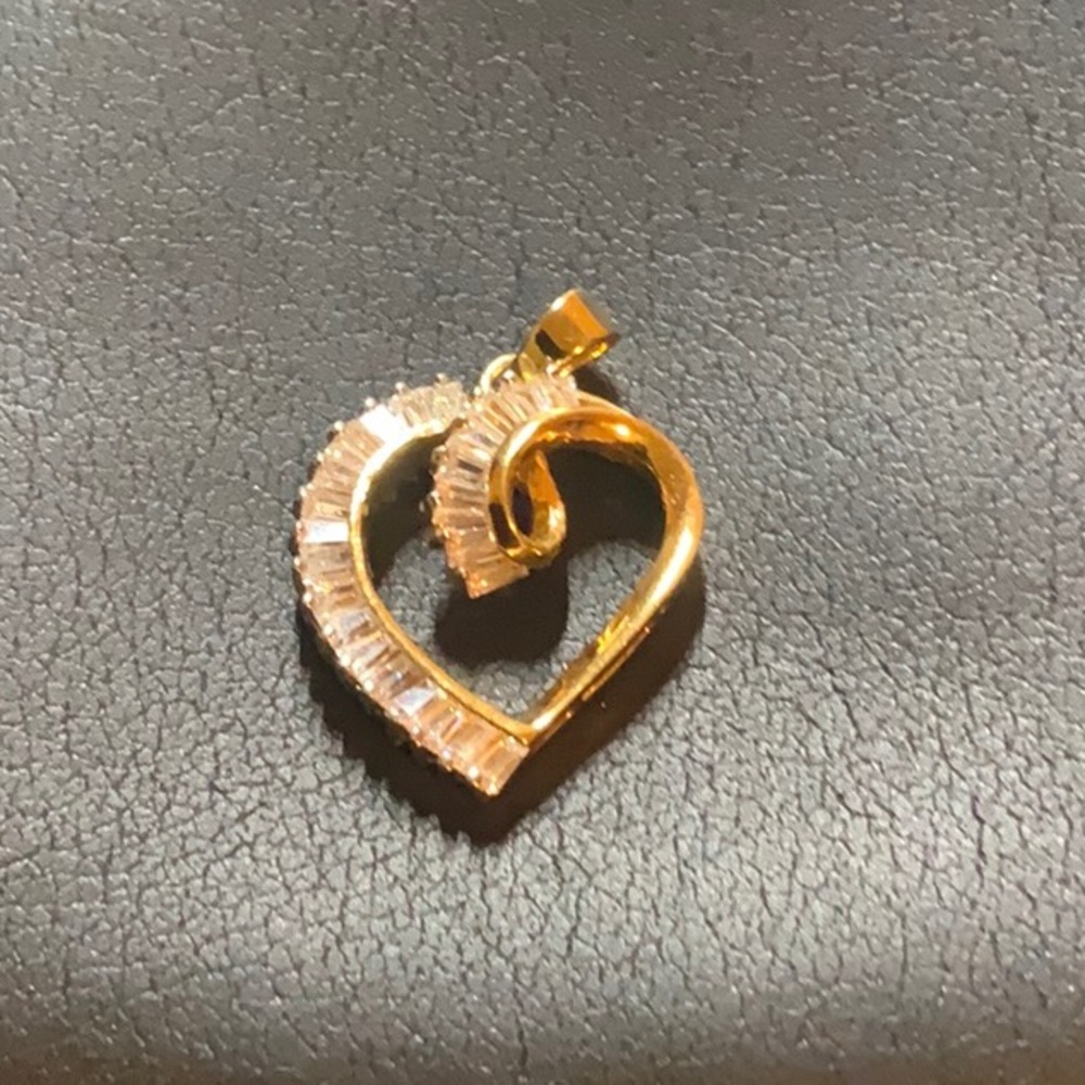 Gold plated heart CZ pendant.